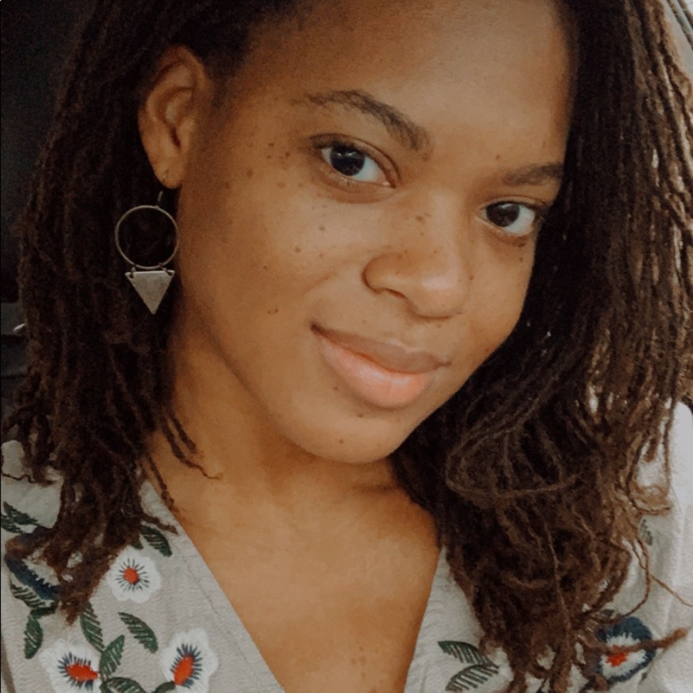 Meet your Posher, Elizabeth